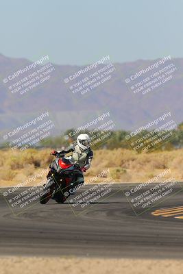 media/Nov-06-2023-Moto Forza (Mon) [[ce023d0744]]/4-Beginner Group/Session 3 (Turn 16)/